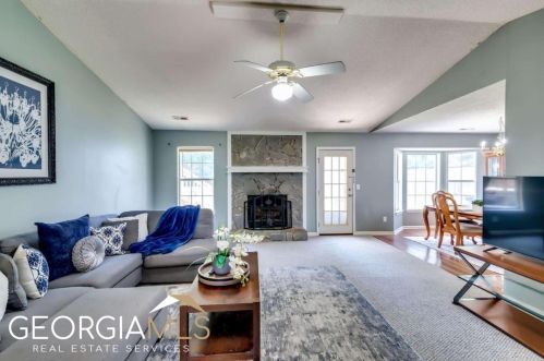 2697 Rosecommons Dr, Hampton, GA 30228-1677