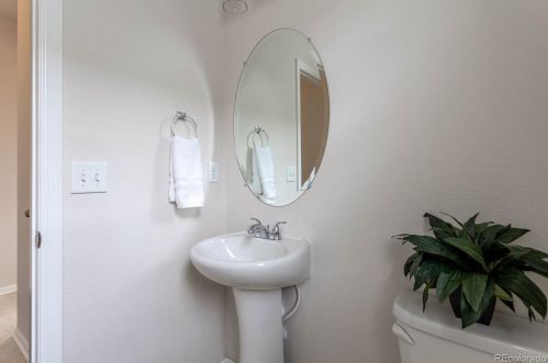 7400 Old Hammer Way, Aurora CO 80016-6115 exterior