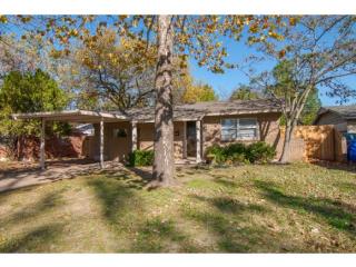 905 Barkley Cir, Norman, OK 73071-4404