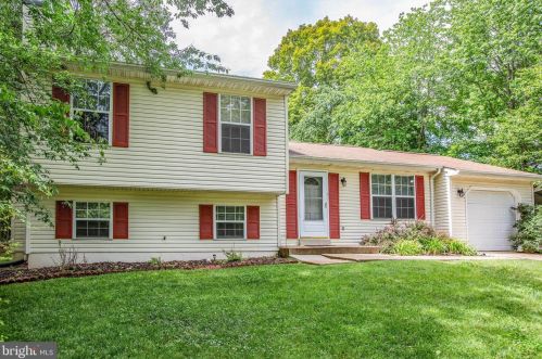 4 Melanie Hollow Ln, Fredericksburg, VA 22405-2864