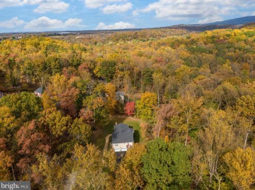 172 Shenanwood Dr, Harpers Ferry, WV 25425-4432