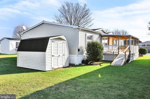 31 Arrowhead Dr, Ephrata, PA 17522-1401