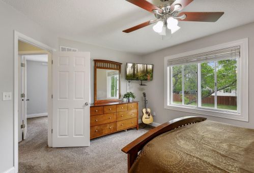 9063 Glacier Rd, Saint Paul MN  55125-3467 exterior