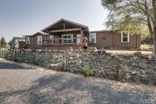 8762 Shad Rd, Terrebonne OR  97760-7800 exterior