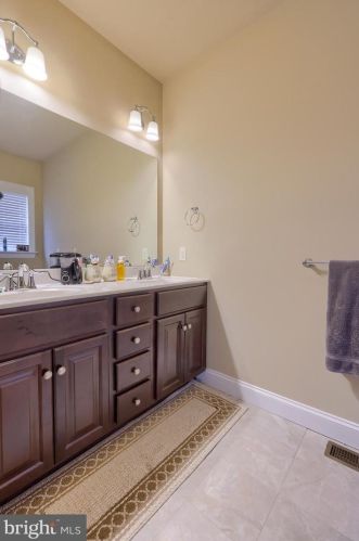 541 Prince George Dr, Lancaster PA 17601-8801 exterior