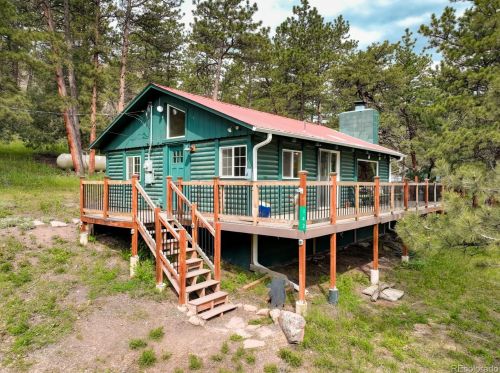 142 Pinewood Dr, Lyons, CO 80540-8127