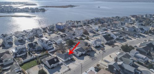 210 Newark Ave, Lavallette, NJ 08735-2827