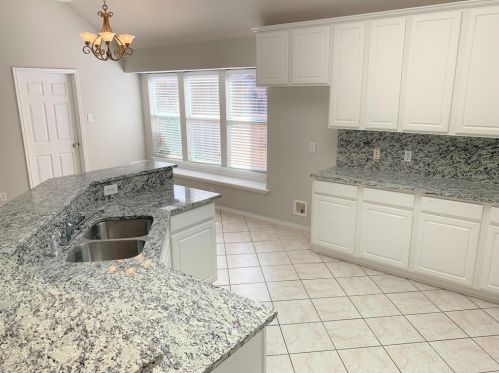 8928 Prairie Dawn Dr, Fort Worth TX  76131 exterior