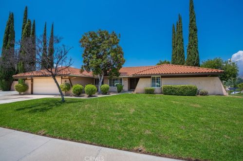1105 Country Club Dr, Riverside, CA 92506-3606