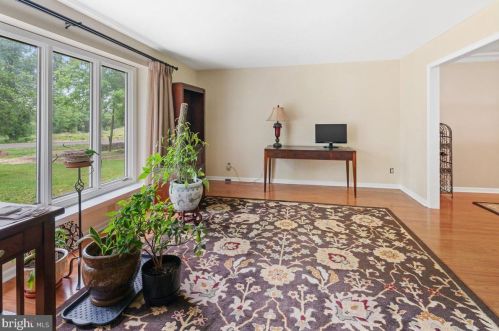 1 Teak Ln, Princeton NJ 08540-4724 exterior