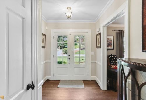 2885 Mornington Dr, Atlanta GA  30327-1272 exterior