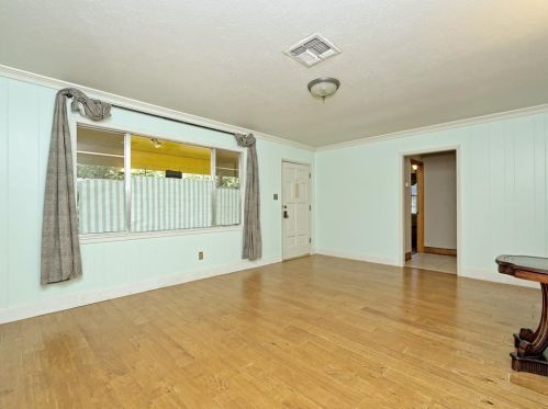 6107 Felix Ave, Austin TX  78741-3312 exterior