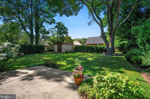 814 Whittington Ter, Silver Spring MD 20901-1056 exterior