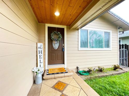 220 Valley St, Willits, CA 95490-3624