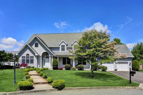 7 Sequoia Ct, Brielle, NJ 08730-1524