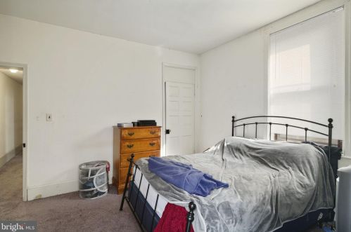 920 4 St, Philadelphia PA 19147-4104 exterior