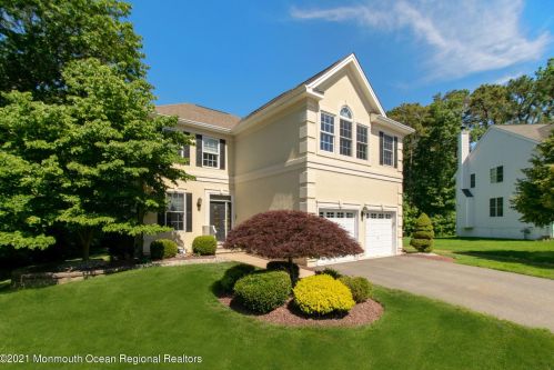 12 Timber Grove Ct, Old Bridge, NJ 08857-3571