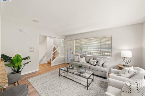 527 Mill River Ln, San Jose, CA 95134-2424