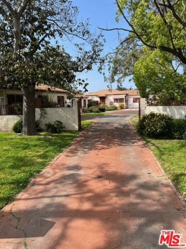 3841 111th Pl, Inglewood, CA 90303-2619
