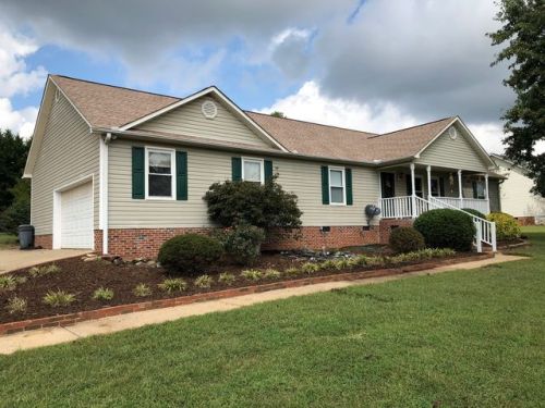 2341 Hanging Rock Rd, Inman, SC 29349-6775