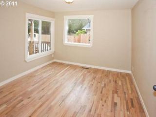 7914 7th Ave, Portland, OR 97202-6462