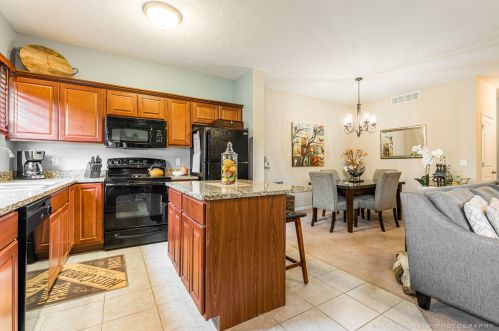 587 Stonegate Dr, Sycamore IL  60178-8907 exterior