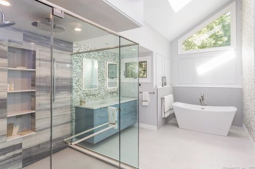 30 Carrington Dr, Greenwich CT  06831-3119 exterior