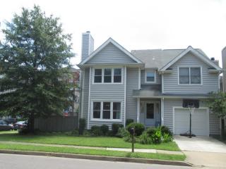 1432 Queens Way, Norfolk, VA 23517-2252