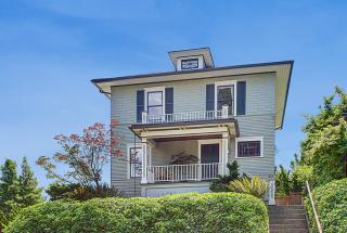413 Garfield St, Seattle WA  98119-3248 exterior