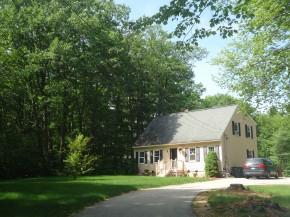 38 Bow Rd, Manchester, NH 03106-2407