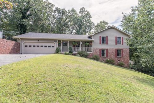 823 Stone Crest Cir, Chattanooga, TN 37421-4542