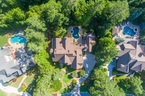 962 Little Darby Ln, Suwanee, GA 30024-7676