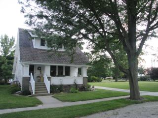 109 Columbus St, Sibley, IL 61773-9586