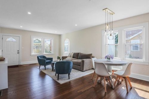14 Elton Ct, Norwalk CT  06851-4830 exterior