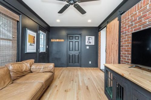 2334 Cortez Way, Atlanta GA  30319-3914 exterior