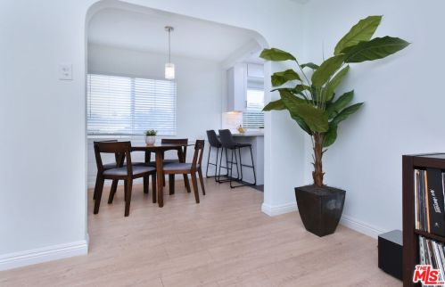 15220 Morrison St, Van Nuys CA  91403-1503 exterior