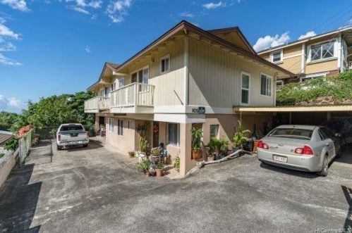 1635 Merkle St, Honolulu, HI 96819-3821