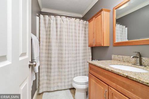 3865 Cinnabar Dr, Saint Paul MN  55122-1614 exterior