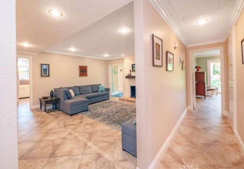 3975 Beechwood Pl, Riverside CA  92506-1160 exterior