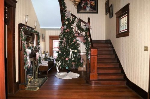 124 Kaufman St, Waxahachie, TX 75165-3802