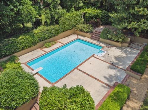 2515 Habersham Rd, Atlanta GA  30305-3566 exterior