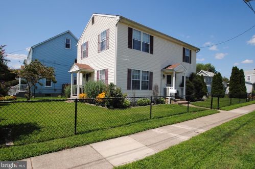 215 Chestnut St, Florence, NJ 08518-1407