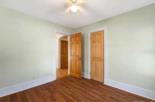 72 Flanders Rd, Niantic CT  06357-1525 exterior