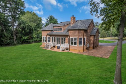 139 Cold Indian Spg Rd, Tinton Falls NJ 07712-3247 exterior