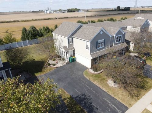 211 Parkside Dr, Joliet, IL 60404-6097