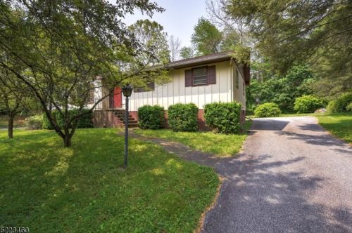 901 Meadowbrook Rd, Fredon, NJ 07860-4519