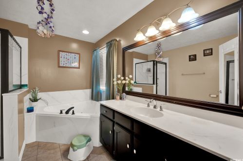 9242 Targhee Dr, Taylorsville UT 84088-6360 exterior