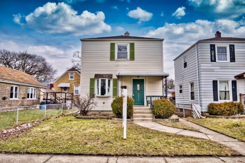 7012 43rd St, Forest View, IL 60402-4301