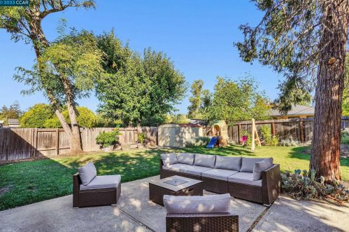 3104 San Ramon Rd, Concord CA  94519-2227 exterior