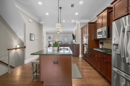 3635 Brookleigh Ln, Atlanta GA  30319-2206 exterior